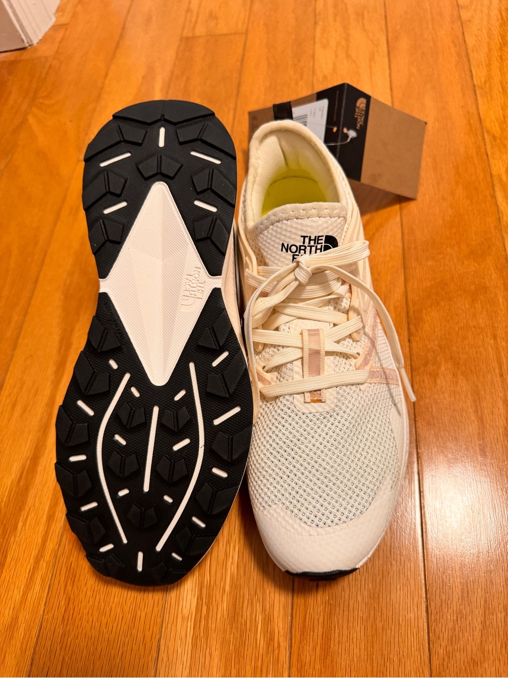 The North Face - Women’s lightweight, running everyday hiking/lifestyle sneaker